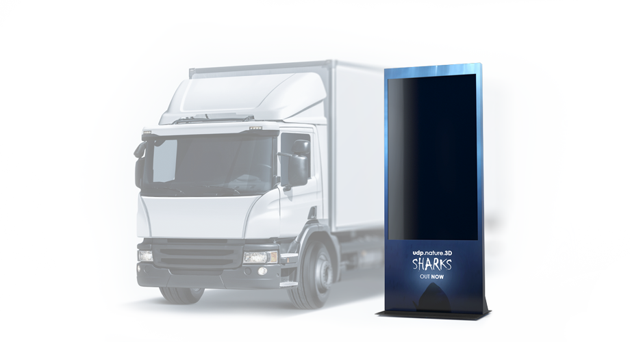 weisser Transporter mit Sharks-Dispay in blau